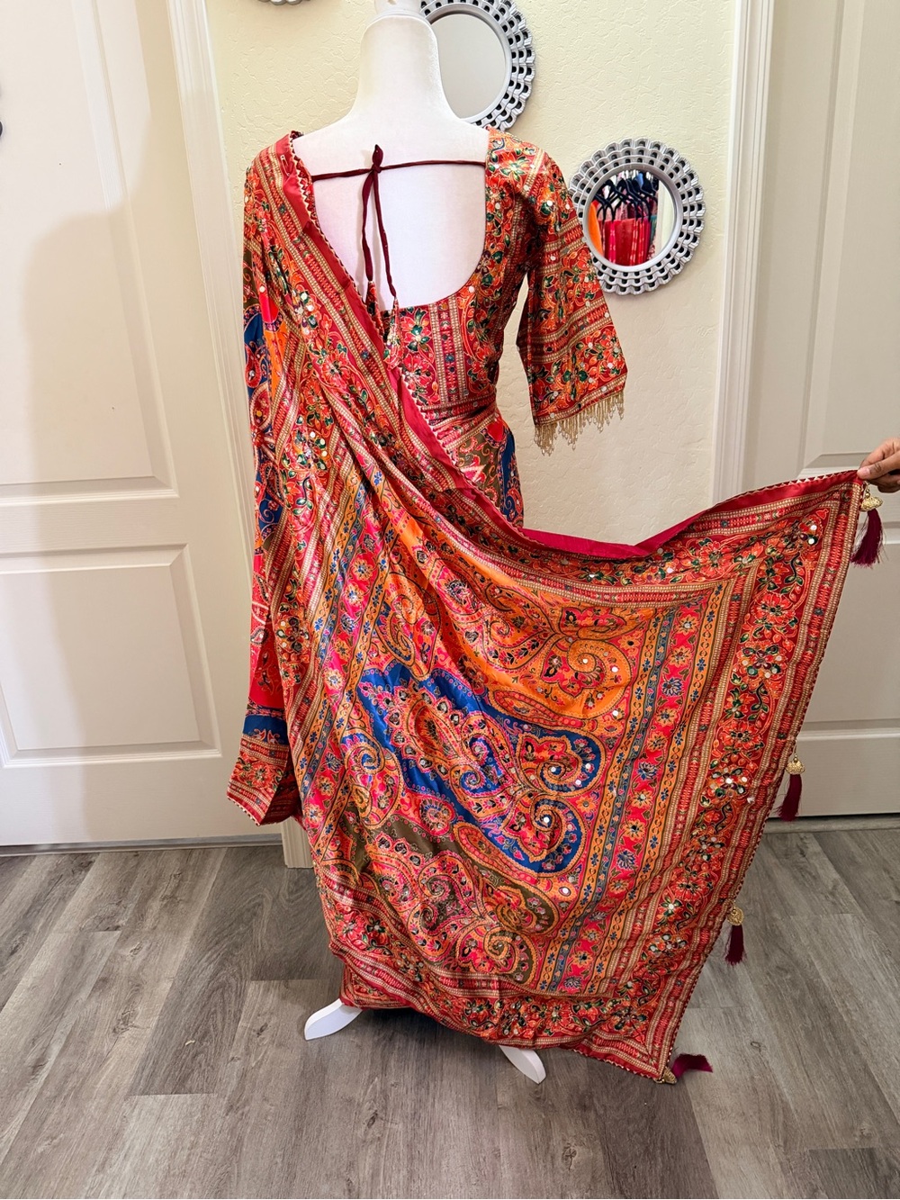 Saree - Picture 5 of 10